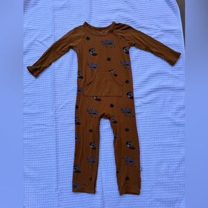 Kyte BABY longall. Size: 2t. Color: Canadian. Excellent used condition.